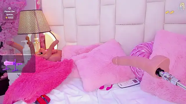 SenniaBella online show from January 2025 05:08:01 PM