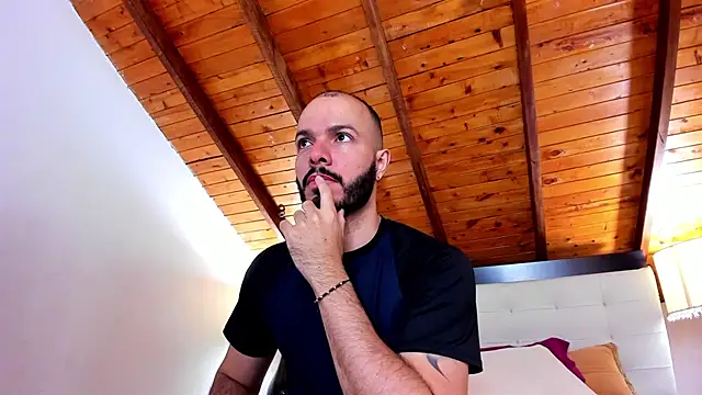 Tom Bailey online show from December 2025 12:32:01 PM