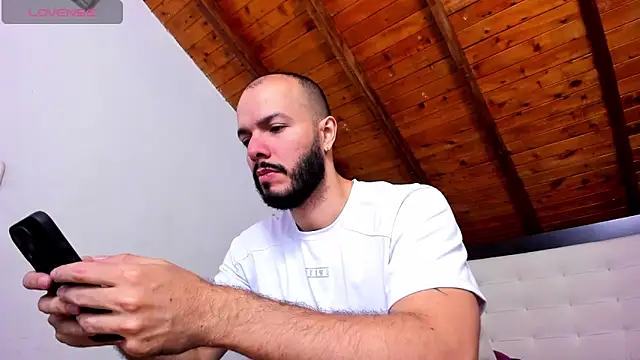 Tom Bailey online show from March 2026 12:54:01 PM