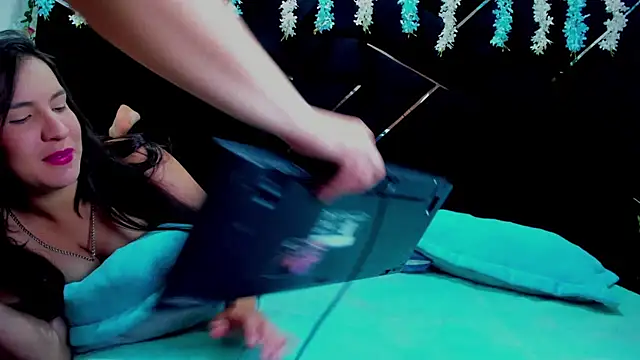 Kiara Casidie online show from January 2025 07:28:02 PM