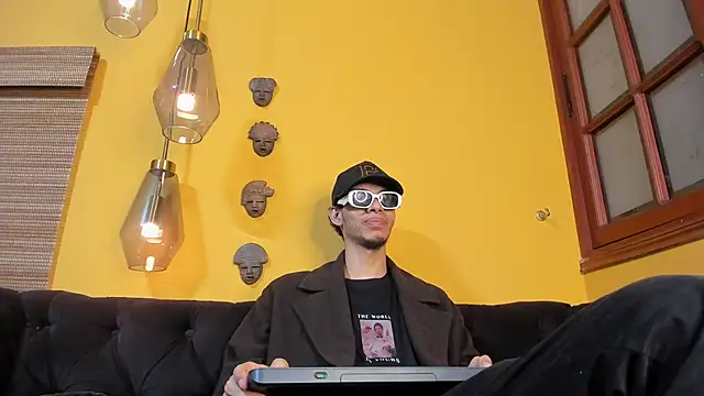 Snapshot of TomyMosterCock chatting on December 2024 12:41:02 AM TomyMosterCock online show from December 2024 12:41:02 AM