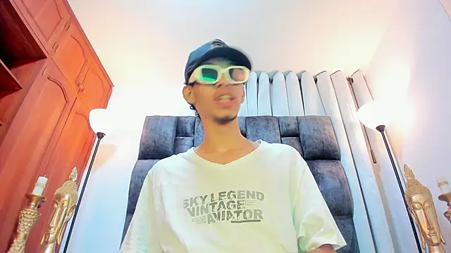 Snapshot of TomyMosterCock chatting on December 2024 12:48:02 AM TomyMosterCock online show from December 2024 12:48:02 AM