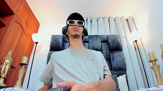 Snapshot of TomyMosterCock chatting on January 2025 03:31:01 AM TomyMosterCock online show from January 2025 03:31:01 AM