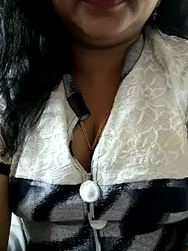 cuteyqueen online show from January 2025 04:39:02 AM