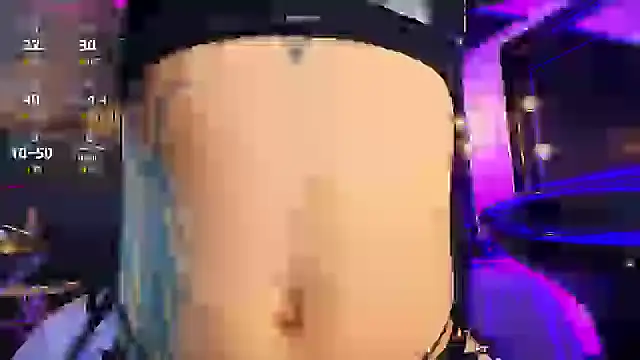  Holly Cat online show from February 2025 01:31:01 AM