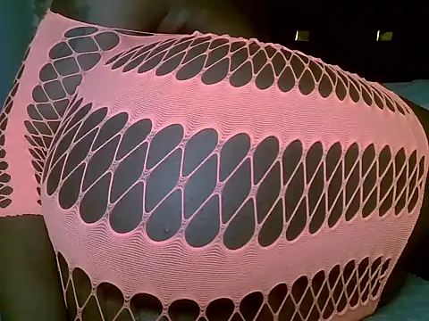 Its tyra online show from October 2025 06:16:01 PM