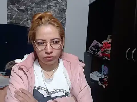 THEBOSSLARA online show from November 2025 03:30:02 PM