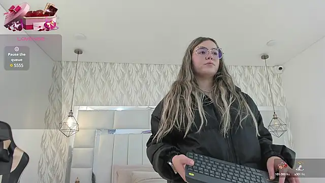 1m dalhia online show from February 2025 11:41:02 PM