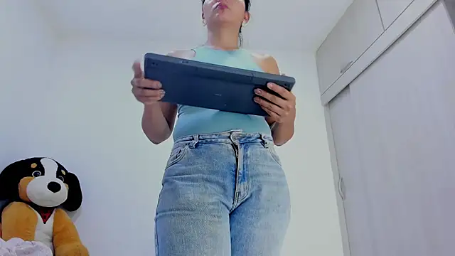 Snapshot of Amelia_Debora_Antonella chatting on April 2026 01:31:02 PM Amelia Debora Antonella online show from April 2026 01:31:02 PM