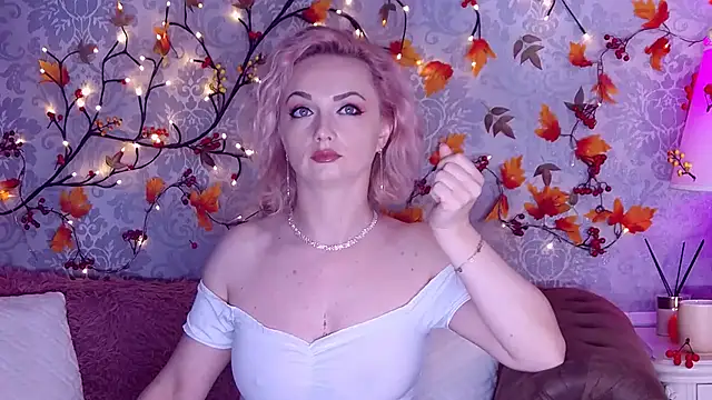 EllianaReese online show from September 2025 01:40:02 AM