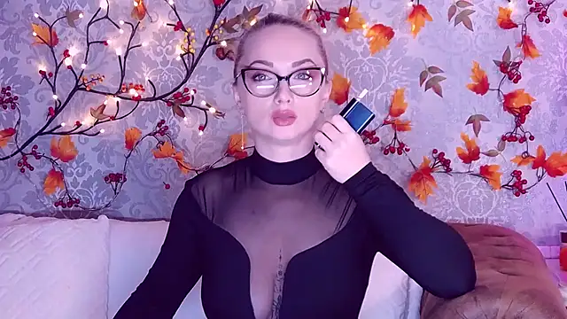 EllianaReese online show from October 2025 02:20:01 AM