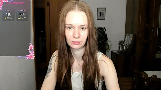 Snapshot of EmilySoul chatting on June 2026 06:25:02 PM EmilySoul online show from June 2026 06:25:02 PM