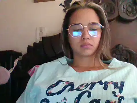 Snapshot of trianabell chatting on January 2025 05:27:01 PM trianabell online show from January 2025 05:27:01 PM