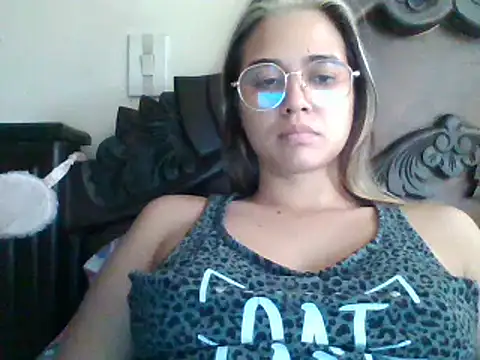 Snapshot of trianabell chatting on January 2025 06:07:01 PM trianabell online show from January 2025 06:07:01 PM