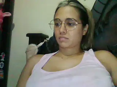 Snapshot of trianabell chatting on February 2025 12:49:01 AM trianabell online show from February 2025 12:49:01 AM