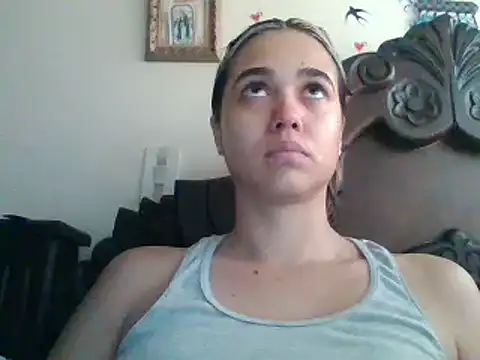 Snapshot of trianabell chatting on February 2025 04:42:02 PM trianabell online show from February 2025 04:42:02 PM