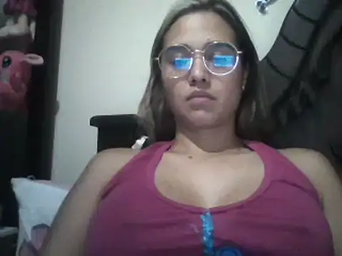 Snapshot of trianabell chatting on March 2025 02:57:02 AM trianabell online show from March 2025 02:57:02 AM