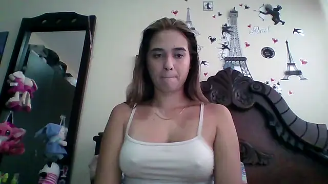 Snapshot of trianabell chatting on October 2025 04:48:01 PM trianabell online show from October 2025 04:48:01 PM