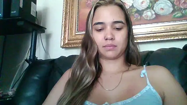 Snapshot of trianabell chatting on October 2025 04:50:01 PM trianabell online show from October 2025 04:50:01 PM