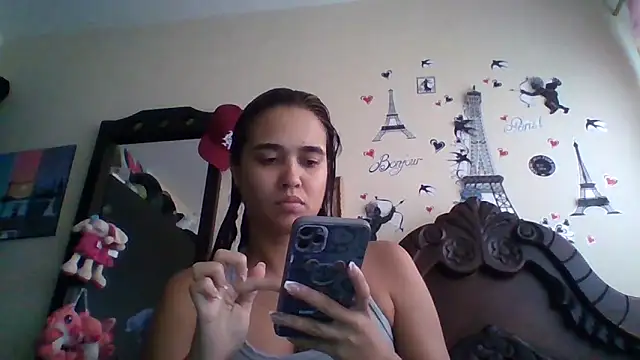 Snapshot of trianabell chatting on October 2025 04:51:01 PM trianabell online show from October 2025 04:51:01 PM