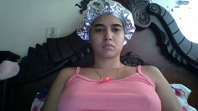 Snapshot of trianabell chatting on October 2025 03:24:01 PM trianabell online show from October 2025 03:24:01 PM