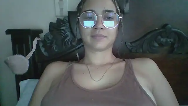 Snapshot of trianabell chatting on November 2025 03:47:02 PM trianabell online show from November 2025 03:47:02 PM