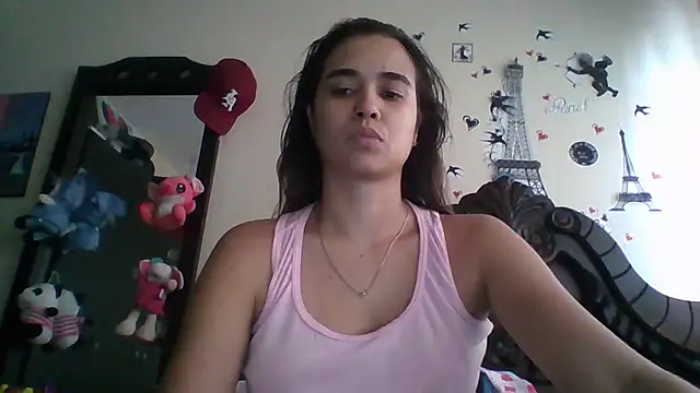 Snapshot of trianabell chatting on November 2025 04:50:01 PM trianabell online show from November 2025 04:50:01 PM