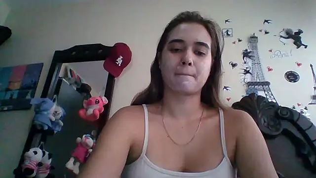 Snapshot of trianabell chatting on November 2025 04:19:01 PM trianabell online show from November 2025 04:19:01 PM