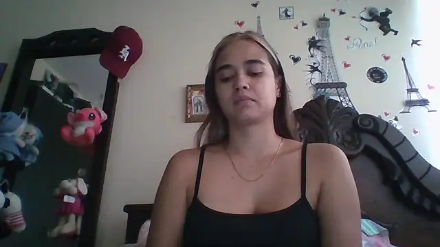 Snapshot of trianabell chatting on November 2025 04:40:01 PM trianabell online show from November 2025 04:40:01 PM