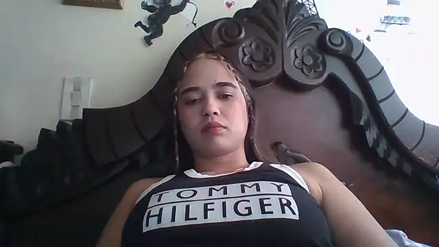 Snapshot of trianabell chatting on November 2025 03:45:02 PM trianabell online show from November 2025 03:45:02 PM