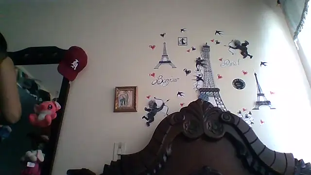 Snapshot of trianabell chatting on November 2025 05:34:01 PM trianabell online show from November 2025 05:34:01 PM