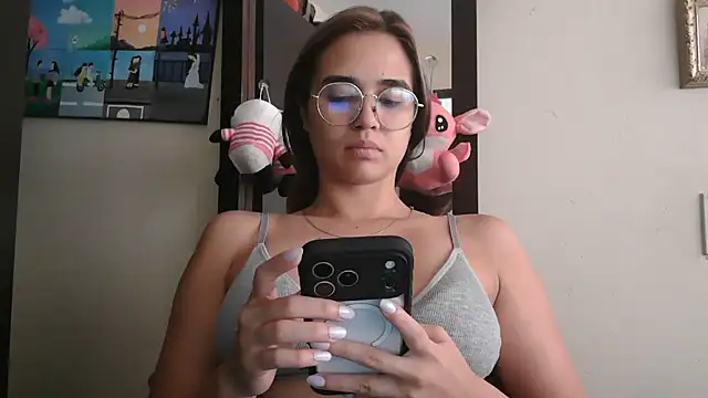 Snapshot of trianabell chatting on June 2026 05:13:02 PM trianabell online show from June 2026 05:13:02 PM