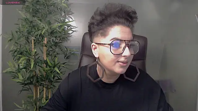 BustyAllyy online show from January 2025 09:14:02 PM