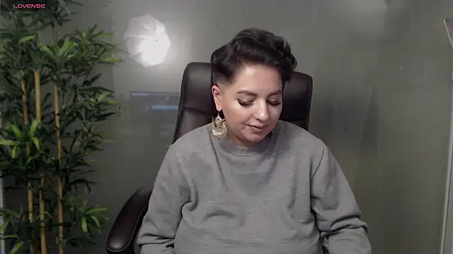 BustyAllyy online show from February 2025 02:25:02 AM