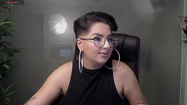 BustyAllyy online show from February 2025 10:01:01 PM