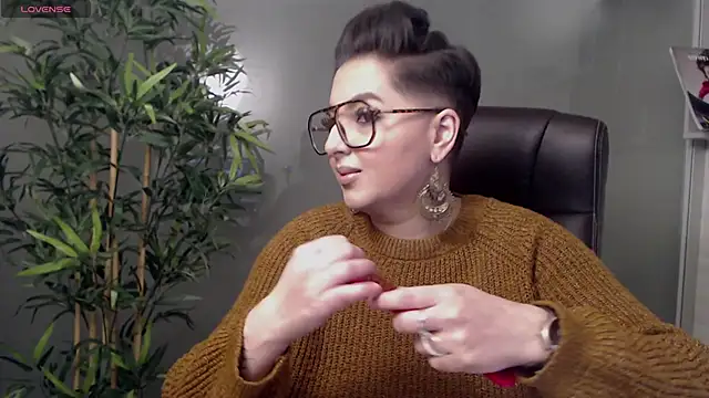 BustyAllyy online show from February 2025 09:15:01 PM