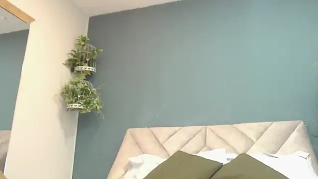 SharisWillian online show from November 2025 02:20:01 AM