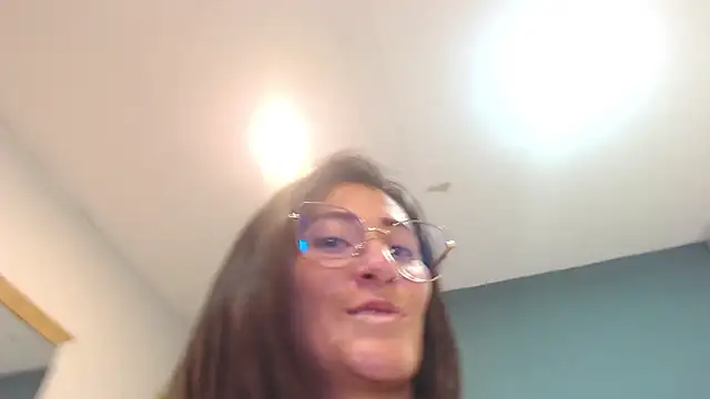 SharisWillian online show from March 2026 03:45:02 AM