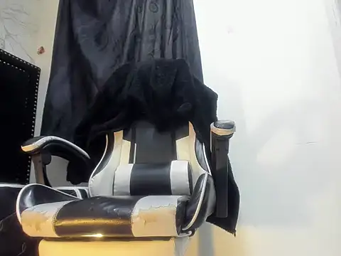 DaianaLutz online show from December 2025 09:09:02 PM