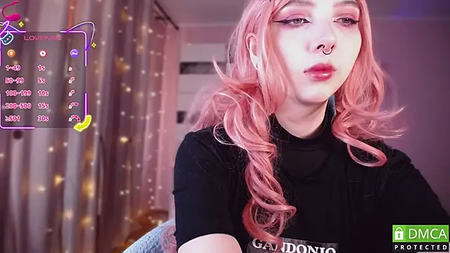 JustMeowGirl online show from October 2025 04:18:02 AM