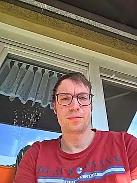Snapshot of Schnubby1 chatting on April 2026 10:44:01 AM Schnubby1 online show from April 2026 10:44:01 AM