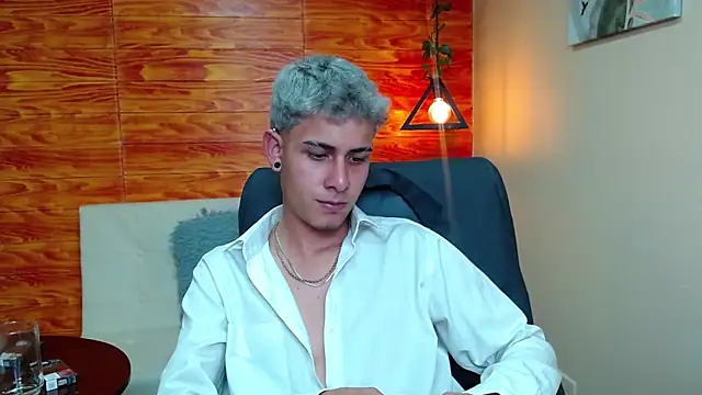 Snapshot of Bastiaan_28 chatting on December 2024 02:53:02 AM Bastiaan 28 online show from December 2024 02:53:02 AM