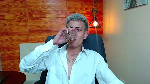 Snapshot of Bastiaan_28 chatting on December 2024 05:59:02 AM Bastiaan 28 online show from December 2024 05:59:02 AM