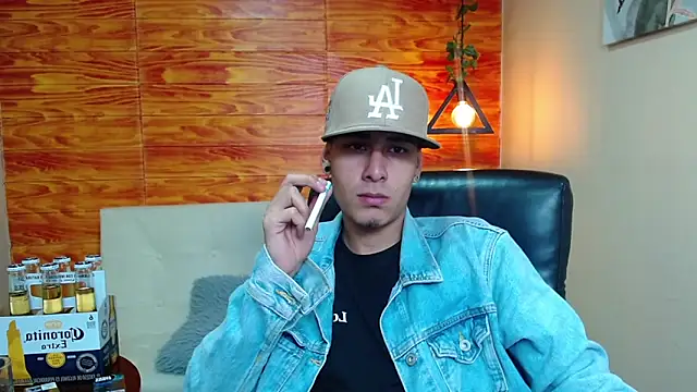 Snapshot of Bastiaan_28 chatting on December 2024 03:11:02 AM Bastiaan 28 online show from December 2024 03:11:02 AM