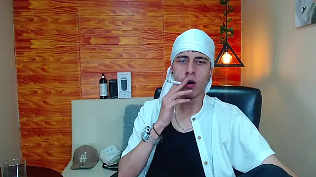 Snapshot of Bastiaan_28 chatting on January 2025 04:04:02 AM Bastiaan 28 online show from January 2025 04:04:02 AM