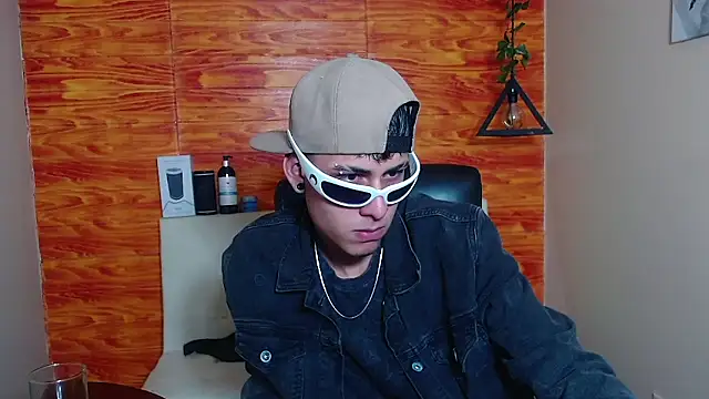 Snapshot of Bastiaan_28 chatting on February 2025 12:54:01 AM Bastiaan 28 online show from February 2025 12:54:01 AM