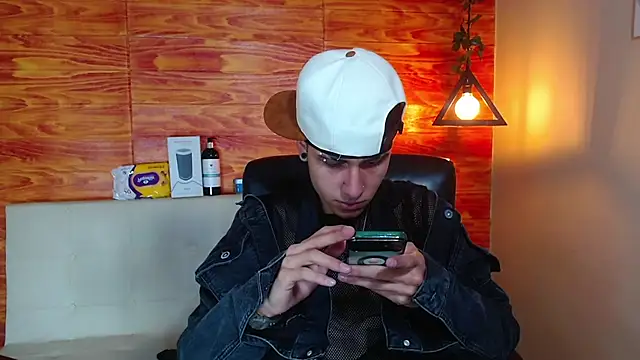 Snapshot of Bastiaan_28 chatting on February 2025 01:56:01 AM Bastiaan 28 online show from February 2025 01:56:01 AM