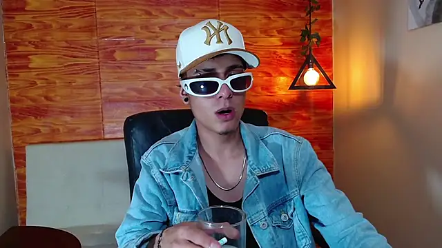 Snapshot of Bastiaan_28 chatting on February 2025 06:11:02 AM Bastiaan 28 online show from February 2025 06:11:02 AM