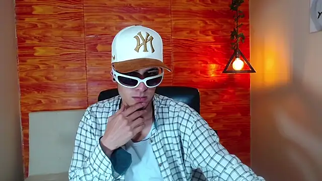 Snapshot of Bastiaan_28 chatting on February 2025 03:12:02 AM Bastiaan 28 online show from February 2025 03:12:02 AM