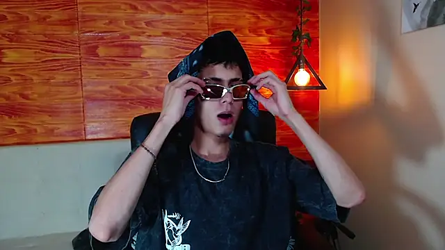 Snapshot of Bastiaan_28 chatting on February 2025 03:56:01 AM Bastiaan 28 online show from February 2025 03:56:01 AM